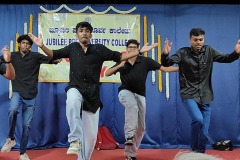imgi_4_freshers-day2504